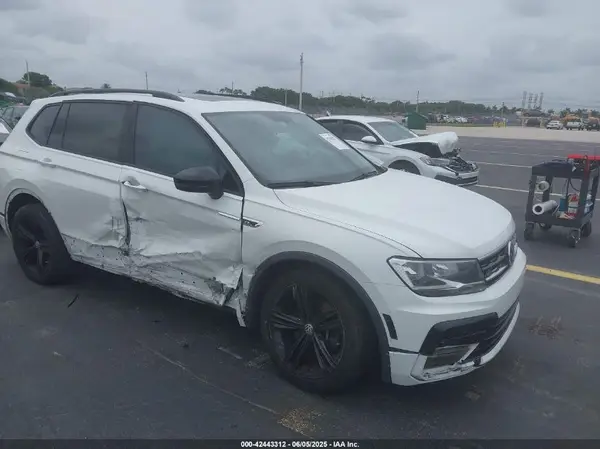 3VV3B7AX2KM098204 2019 VOLKSWAGEN TIGUAN - Image 1