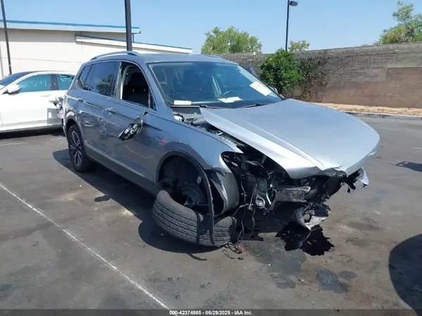 3VV3B7AX2KM118001 2019 VOLKSWAGEN TIGUAN - Image 1