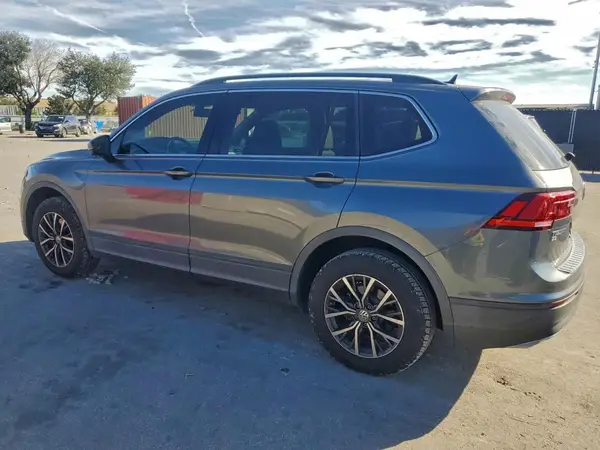 3VV3B7AX2KM134747 2019 VOLKSWAGEN TIGUAN - Image 2