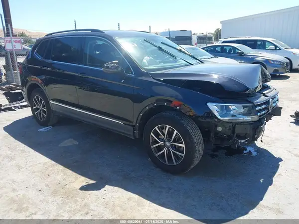 3VV3B7AX2LM011659 2020 VOLKSWAGEN TIGUAN - Image 1