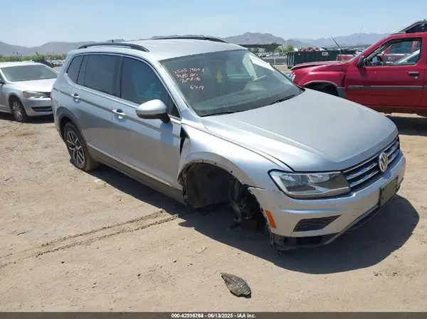3VV3B7AX2LM106819 2020 VOLKSWAGEN TIGUAN - Image 1