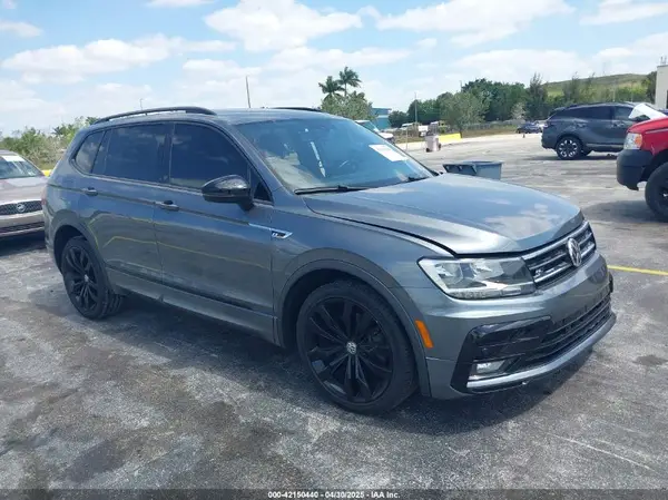 3VV3B7AX2LM130490 2020 VOLKSWAGEN TIGUAN - Image 1