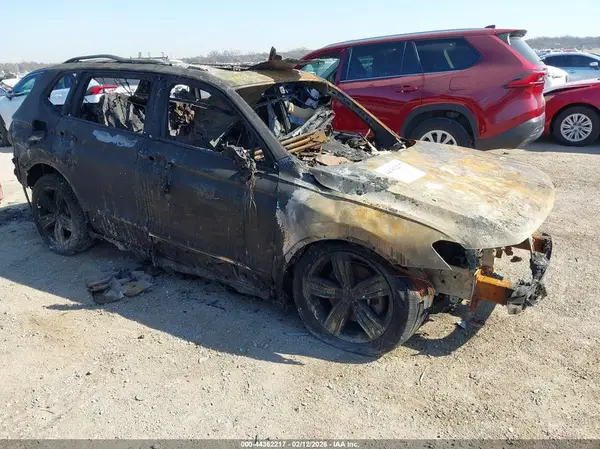 3VV3B7AX2LM143322 2020 VOLKSWAGEN TIGUAN - Image 1