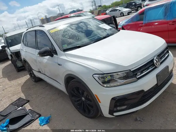 3VV3B7AX2MM002557 2021 VOLKSWAGEN TIGUAN - Image 1