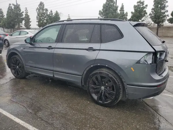 3VV3B7AX2MM007211 2021 VOLKSWAGEN TIGUAN - Image 2