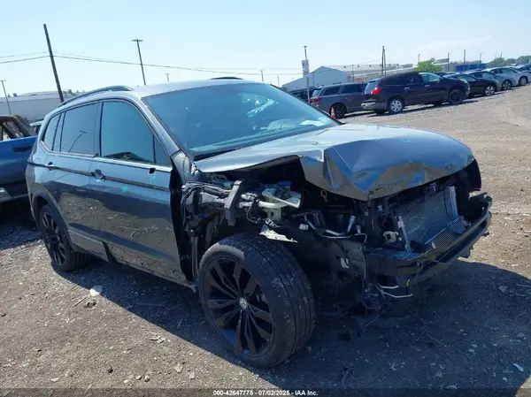 3VV3B7AX2MM034103 2021 VOLKSWAGEN TIGUAN - Image 1