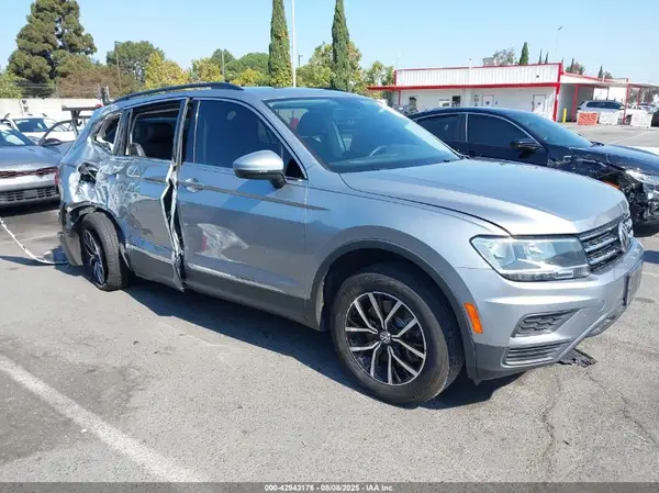 3VV3B7AX2MM090669 2021 VOLKSWAGEN TIGUAN - Image 1