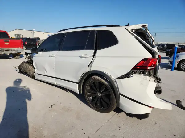3VV3B7AX2MM128806 2021 VOLKSWAGEN TIGUAN - Image 2