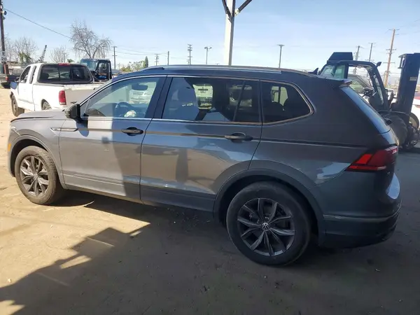 3VV3B7AX2NM175724 2022 VOLKSWAGEN TIGUAN - Image 2