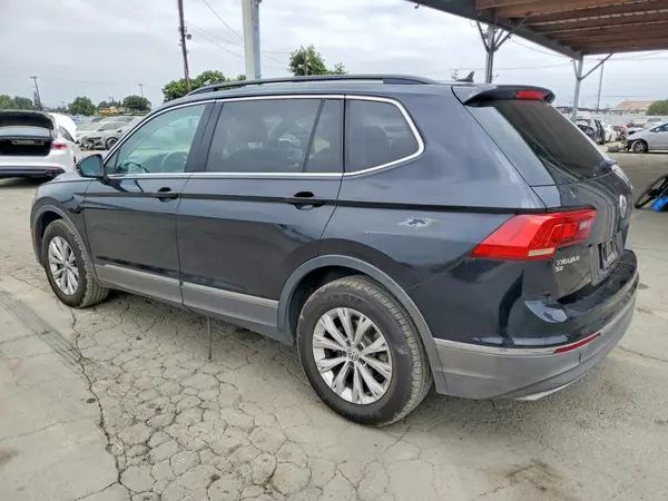 3VV3B7AX3JM002269 2018 VOLKSWAGEN TIGUAN - Image 2