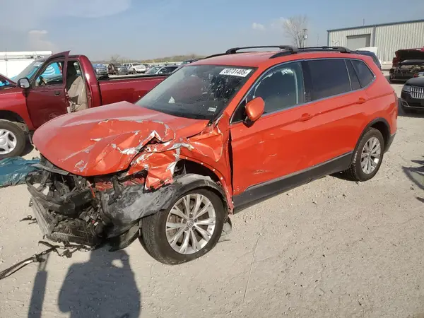 3VV3B7AX3JM019718 2018 VOLKSWAGEN TIGUAN - Image 1