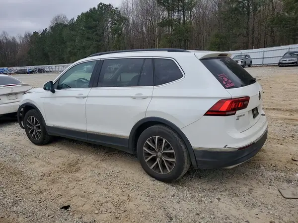 3VV3B7AX3JM020819 2018 VOLKSWAGEN TIGUAN - Image 2