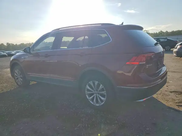 3VV3B7AX3JM022490 2018 VOLKSWAGEN TIGUAN - Image 2