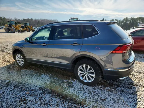 3VV3B7AX3JM030704 2018 VOLKSWAGEN TIGUAN - Image 2