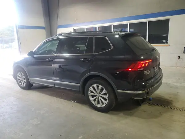 3VV3B7AX3JM033795 2018 VOLKSWAGEN TIGUAN - Image 2