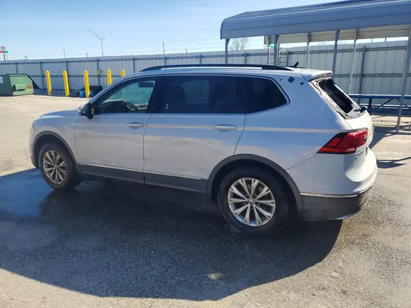 3VV3B7AX3JM054226 2018 VOLKSWAGEN TIGUAN - Image 2
