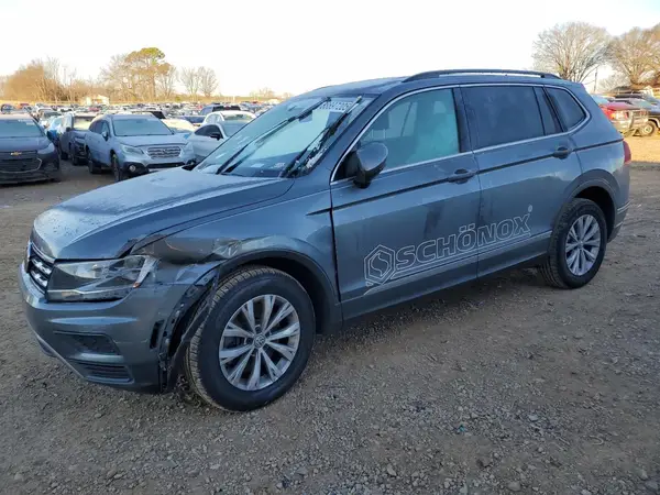 3VV3B7AX3JM132049 2018 VOLKSWAGEN TIGUAN - Image 1