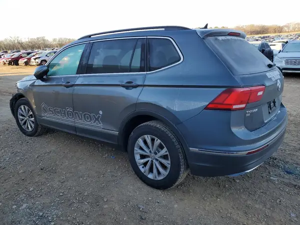 3VV3B7AX3JM132049 2018 VOLKSWAGEN TIGUAN - Image 2