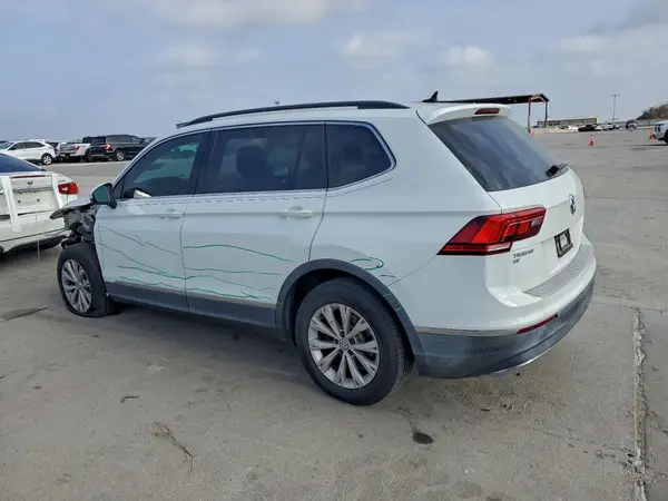 3VV3B7AX3JM176262 2018 VOLKSWAGEN TIGUAN - Image 2