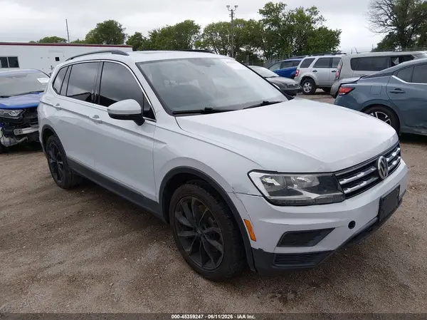 3VV3B7AX3JM188007 2018 VOLKSWAGEN TIGUAN - Image 1