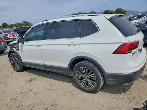 3VV3B7AX3JM200091 2018 VOLKSWAGEN TIGUAN - Image 2