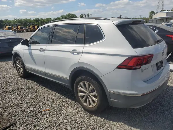 3VV3B7AX3JM213066 2018 VOLKSWAGEN TIGUAN - Image 2