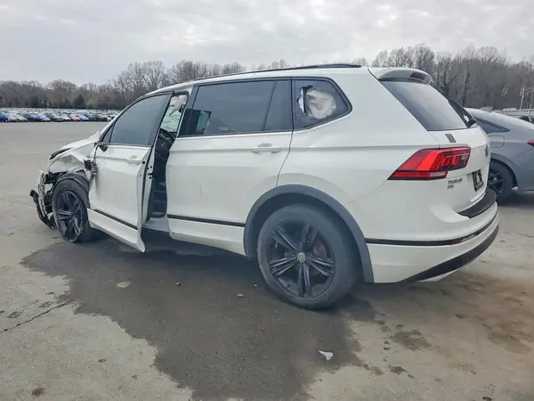3VV3B7AX3KM059637 2019 VOLKSWAGEN TIGUAN - Image 2