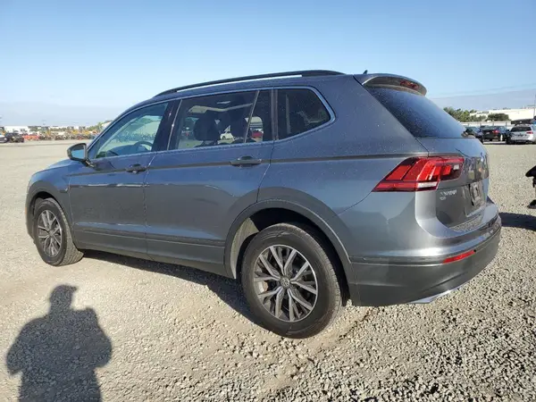 3VV3B7AX3KM066832 2019 VOLKSWAGEN TIGUAN - Image 2
