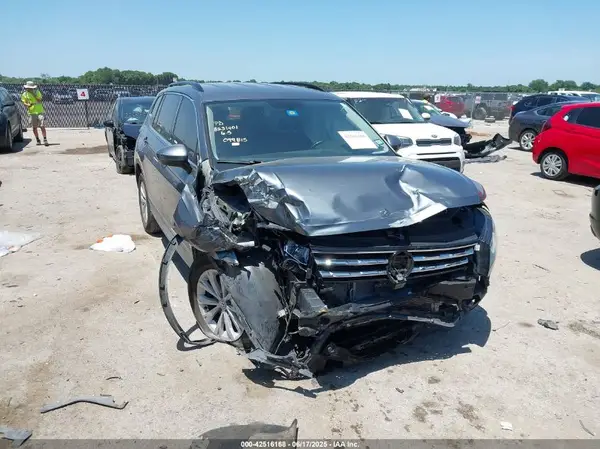 3VV3B7AX3KM099815 2019 VOLKSWAGEN TIGUAN - Image 1