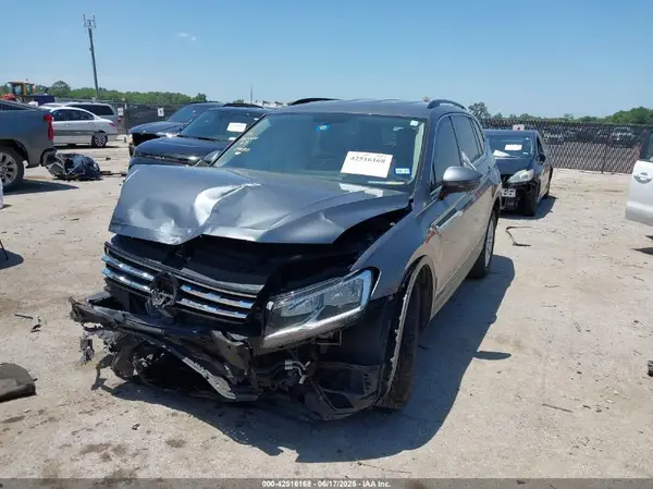 3VV3B7AX3KM099815 2019 VOLKSWAGEN TIGUAN - Image 2