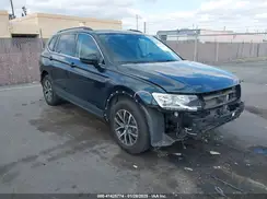 3VV3B7AX3KM130318 2019 VOLKSWAGEN TIGUAN