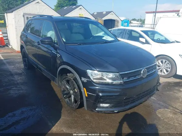 3VV3B7AX3KM135261 2019 VOLKSWAGEN TIGUAN - Image 1