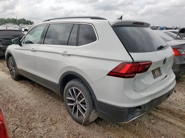 3VV3B7AX3KM153453 2019 VOLKSWAGEN TIGUAN - Image 2
