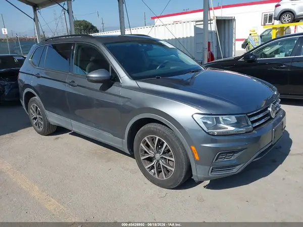 3VV3B7AX3KM153985 2019 VOLKSWAGEN TIGUAN - Image 1