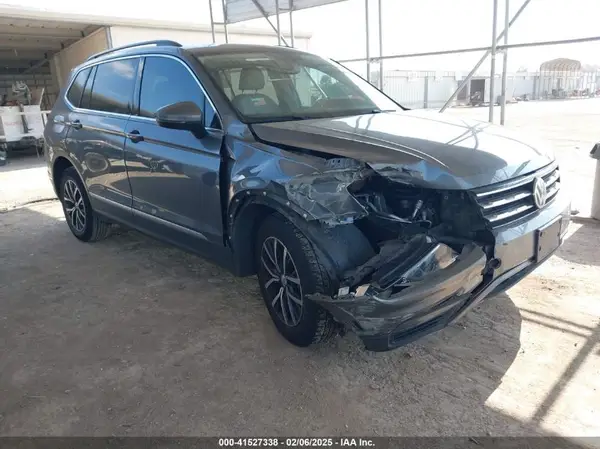 3VV3B7AX3LM042449 2020 VOLKSWAGEN TIGUAN - Image 1