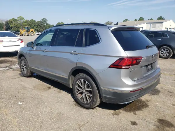 3VV3B7AX3LM046789 2020 VOLKSWAGEN TIGUAN - Image 2