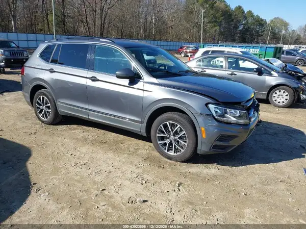 3VV3B7AX3LM061826 2020 VOLKSWAGEN TIGUAN - Image 1