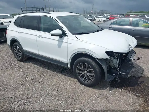 3VV3B7AX3LM074902 2020 VOLKSWAGEN TIGUAN - Image 1