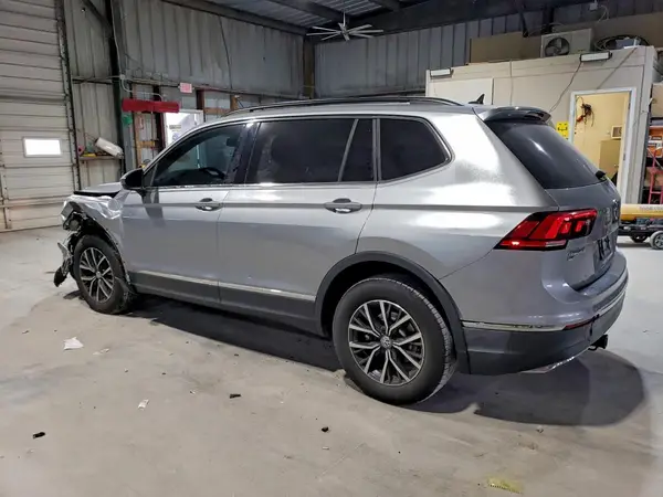 3VV3B7AX3LM098018 2020 VOLKSWAGEN TIGUAN - Image 2
