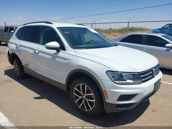 3VV3B7AX3LM125847 2020 VOLKSWAGEN TIGUAN - Image 1