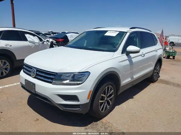 3VV3B7AX3LM125847 2020 VOLKSWAGEN TIGUAN - Image 2