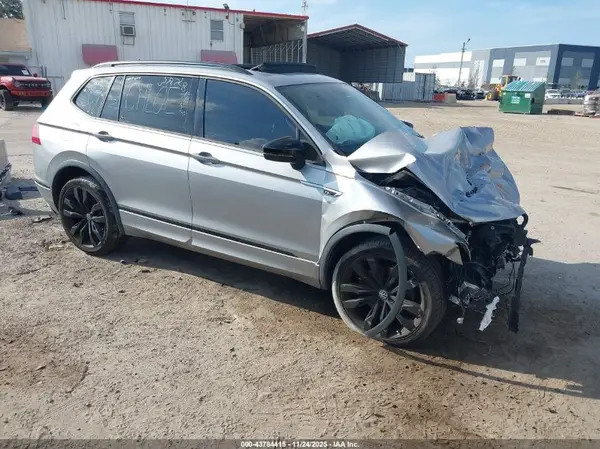 3VV3B7AX3LM134970 2020 VOLKSWAGEN TIGUAN - Image 1
