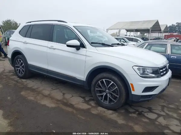3VV3B7AX3LM149775 2020 VOLKSWAGEN TIGUAN - Image 1