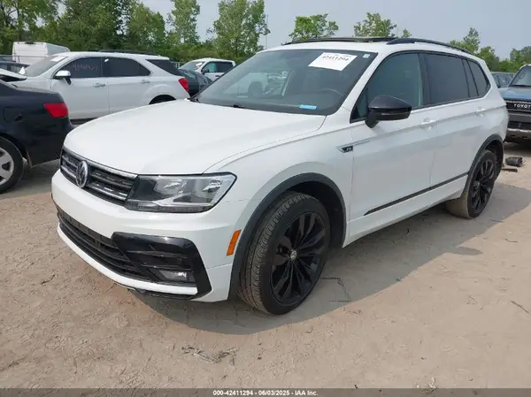 3VV3B7AX3LM179830 2020 VOLKSWAGEN TIGUAN - Image 2