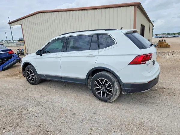 3VV3B7AX3MM044610 2021 VOLKSWAGEN TIGUAN - Image 2