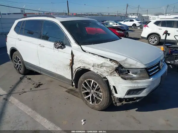 3VV3B7AX3MM131052 2021 VOLKSWAGEN TIGUAN - Image 1
