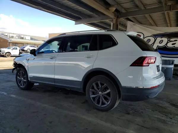 3VV3B7AX3NM119520 2022 VOLKSWAGEN TIGUAN - Image 2