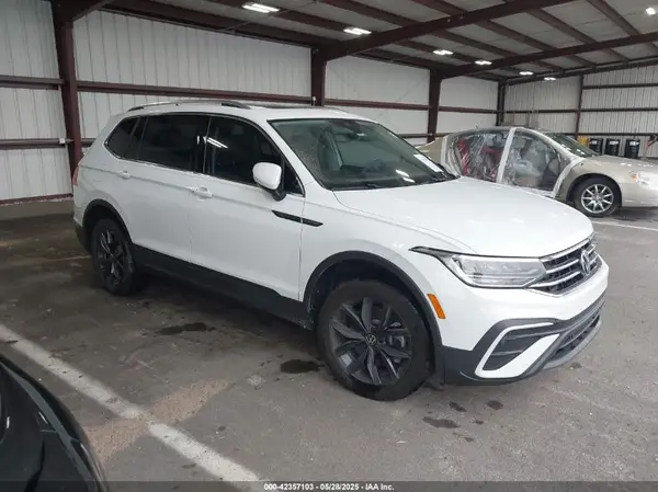 3VV3B7AX3NM169835 2022 VOLKSWAGEN TIGUAN - Image 1