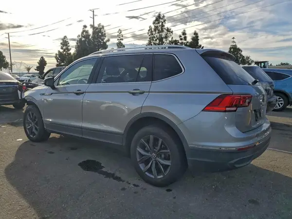 3VV3B7AX3NM173383 2022 VOLKSWAGEN TIGUAN - Image 2