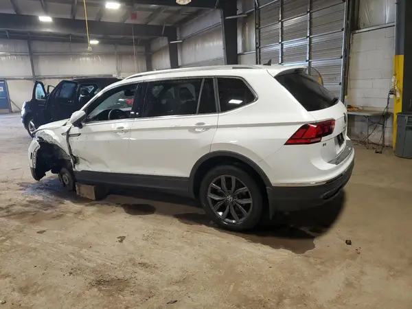 3VV3B7AX3NM175151 2022 VOLKSWAGEN TIGUAN - Image 2